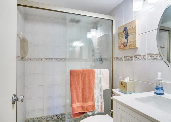1 Block To Beach! Indian Shores Condo, Pool Access
