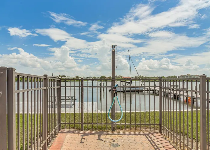 1 Block To Beach! Indian Shores Condo, Pool Access