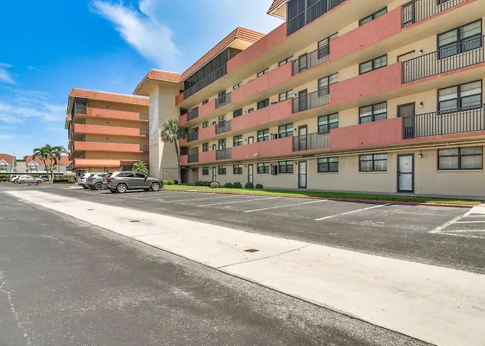 1 Block To Beach! Indian Shores Condo, Pool Access *
